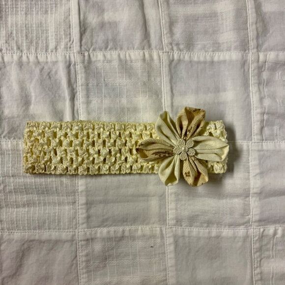 Handmade Infant Headband Cream Band Beige Flower Center Size 0-3 Months B262 - Picture 6 of 8